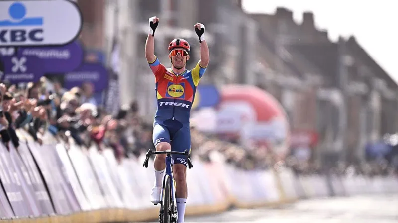 Mads Pedersen chiến thắng Gent-Wevelgem 2025