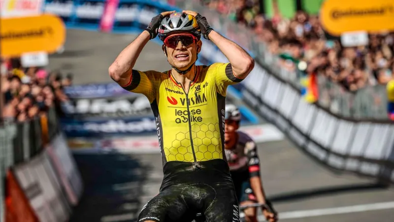 Wout Van Aert chiến thắng chặng 9 đầy ấn tượng