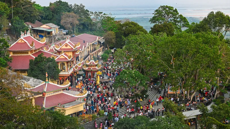 Tây Ninh định hướng phát triển Khu du lịch quốc gia núi Bà Đen thành trung tâm du lịch tâm linh - sinh thái đặc sắc của khu vực phía Nam