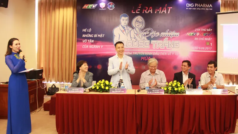 Ban tổ chức Gameshow truyền hình Đặc Nhiệm Blouse Trắng