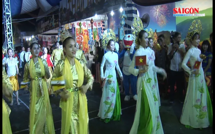 Ngôi làng ASEAN - TPHCM 2017 diễn ra tại Công viên 23/9