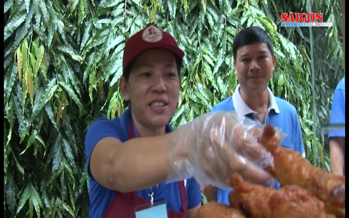 Khai trương phố hàng rong tại công viên Bách Tùng Diệp
