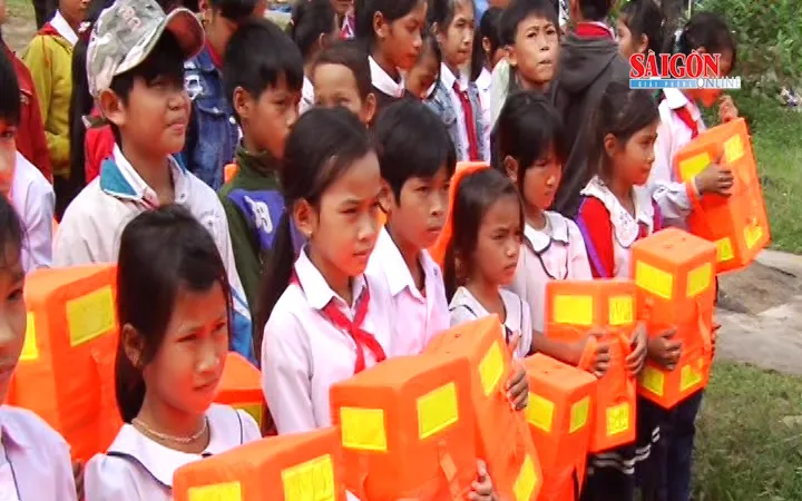 Quảng Ngãi: Học sinh được cấp dụng cụ nổi cứu sinh