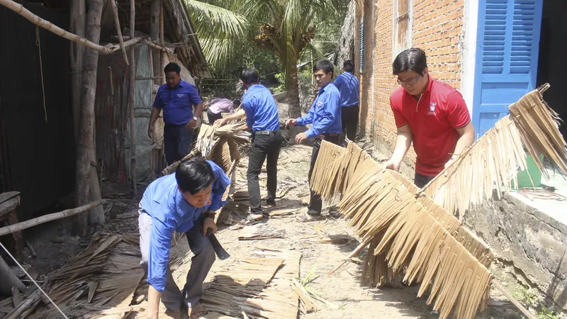 Đoàn Khối Dân - Chính - Đảng TPHCM khởi công xây dựng 2 nhà tình thương
