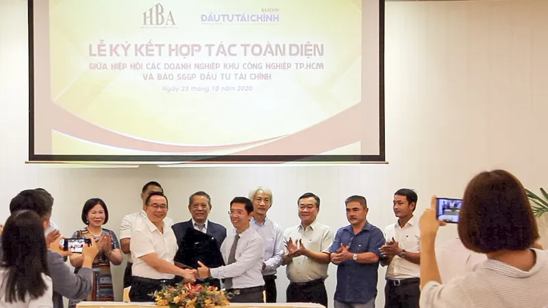 Lễ ký kết hợp tác toàn diện giữa Hiệp hội Các doanh nghiệp Khu Công nghiệp TPHCM và Báo SGGP Đầu Tư Tài Chính