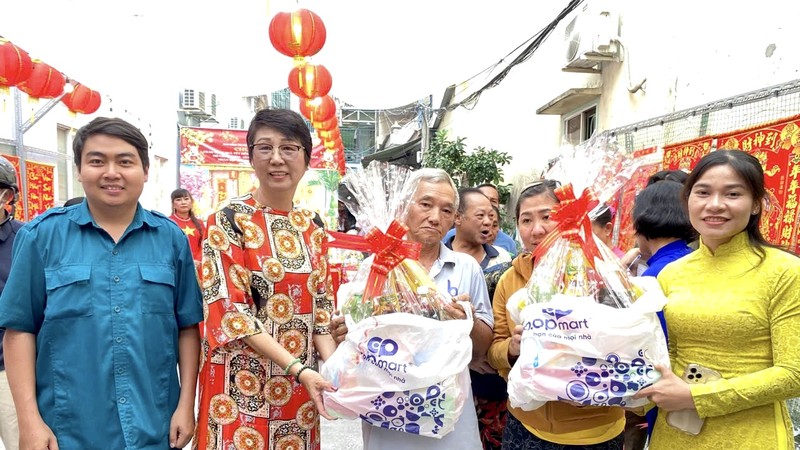 富定坊第十二街区开展2026年春节慰问活动