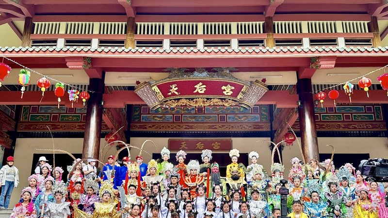 土龙木坊天后宫举行天后圣母銮驾巡游贺新春