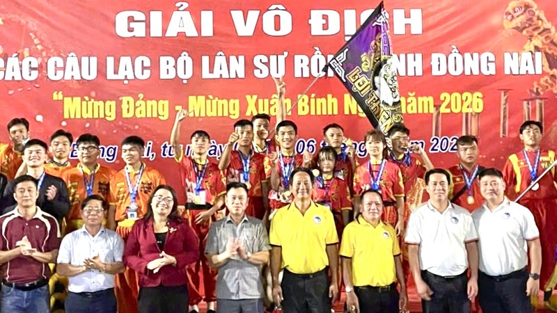 光正学校龙狮团省级梅花桩赛勇夺银奖