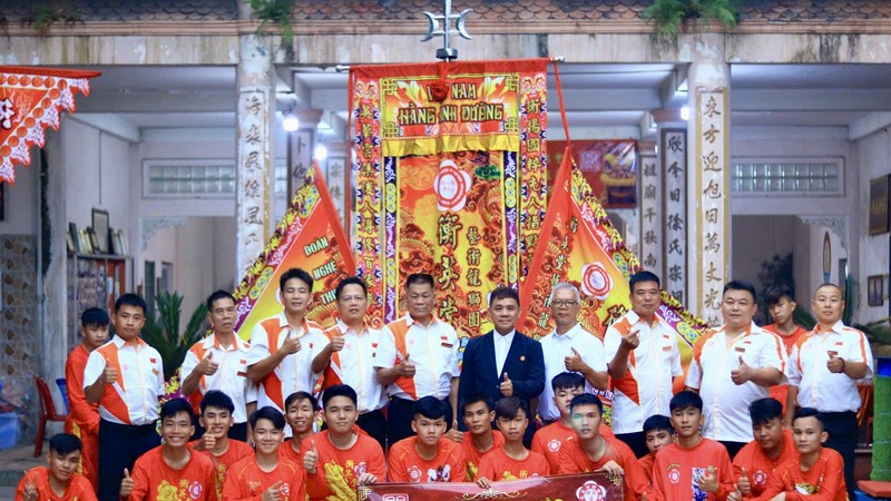 中国关圣宫龙狮总会访胡志明市 促进越中龙狮文化交流