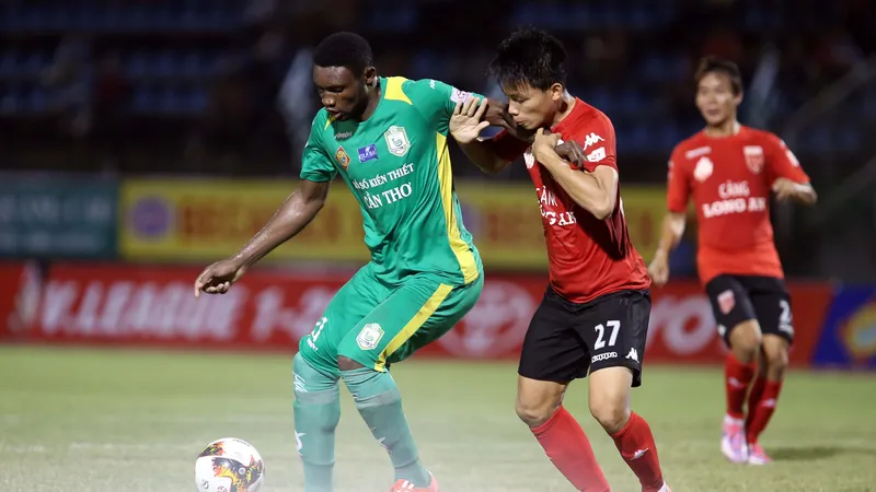 Nsi đang là tay săn bàn hàng đầu của V-League 2017. Ảnh: DƯƠNG THU