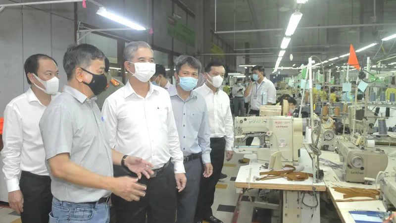 Không để dịch lây nhiễm tại cảng biển và nhà máy