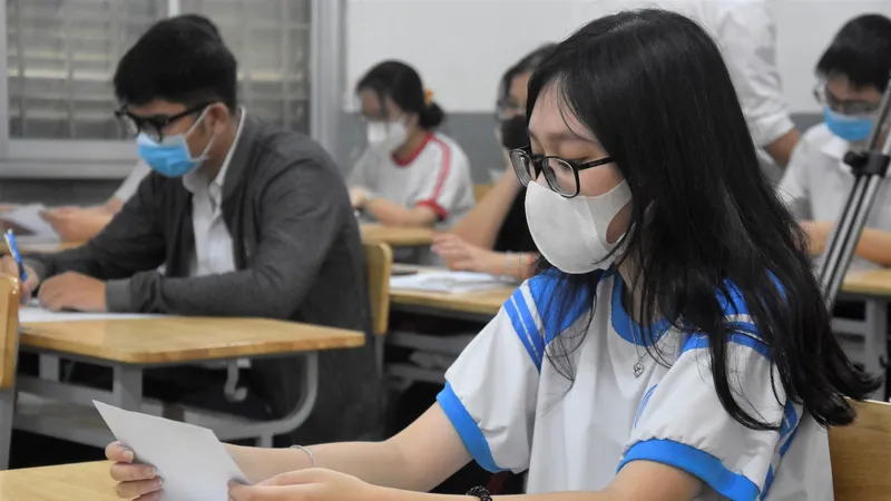 Thí sinh TPHCM làm thủ tục dự kỳ thi tốt nghiệp THPT 2021