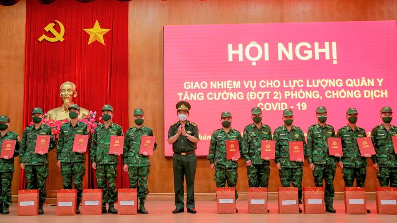 Bộ đội Biên phòng TPHCM tiếp nhận 34 bộ đội quân y hỗ trợ phòng chống dịch