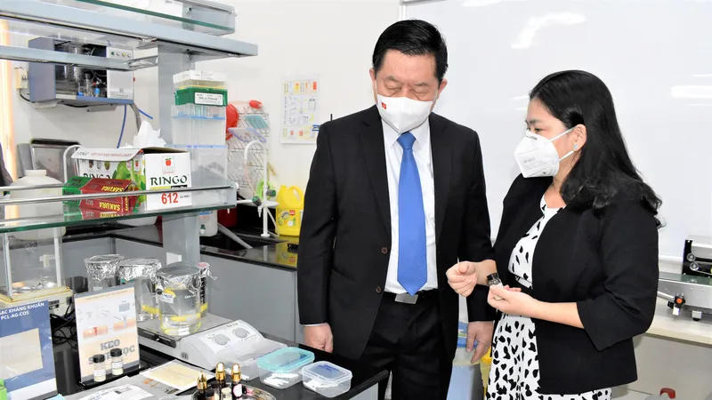 Trưởng Ban Tuyên giáo Trung ương Nguyễn Trọng Nghĩa thăm Đại học Quốc gia TPHCM
