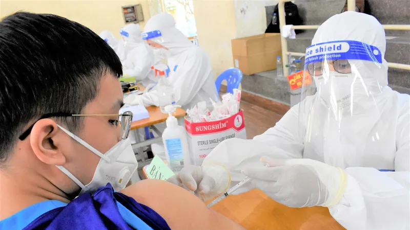 TPHCM đề nghị Bộ Y tế cấp nhanh vaccine để tiêm chủng cho trẻ