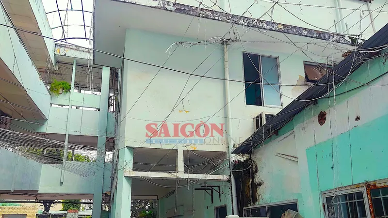 Trụ sở Trung tâm y tế quận Gò Vấp có nguy cơ sập đổ