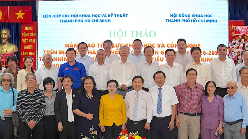 Các chuyên gia, nhà khoa học tại hội thảo. ẢNH QUANG HUY