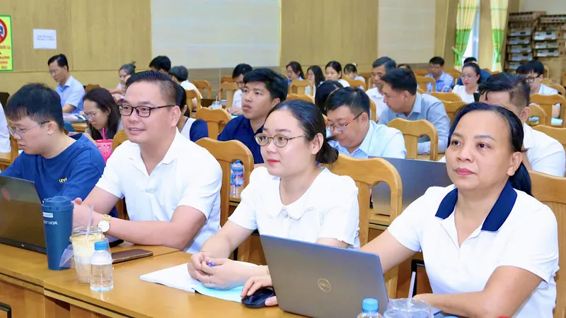 Các học viên tham dự lớp tập huấn. QUANG HUY