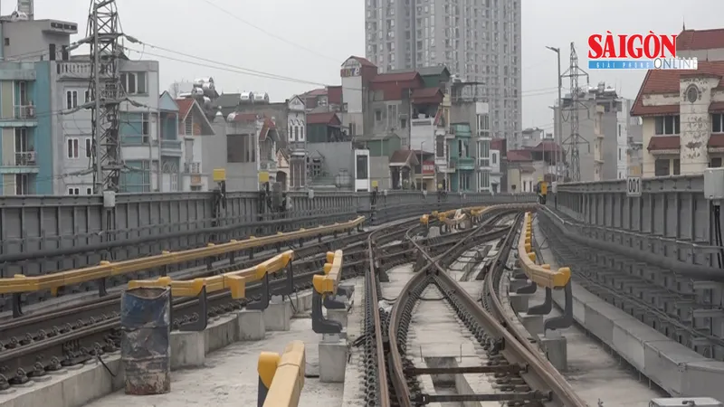 Đầu tàu đặc biệt chạy thử đường sắt trên cao Cát Linh - Hà Đông