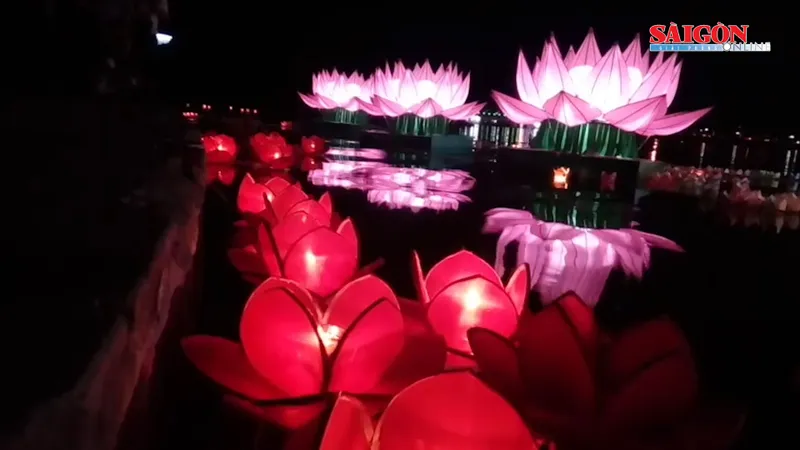 Lễ hội hoa đăng tỏa sáng sông Hương