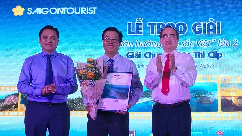 Saigontourist trao giải và công bố sách ảnh “Tận hưởng bản sắc Việt” lần 2