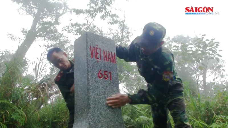 Việt Nam, Lào phối hợp tuần tra song phương bảo vệ biên giới
