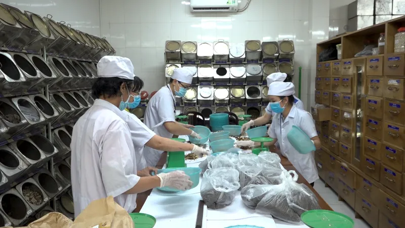 Viện Y dược học Dân tộc TPHCM nghiên cứu thuốc hỗ trợ phòng dịch Covid-19