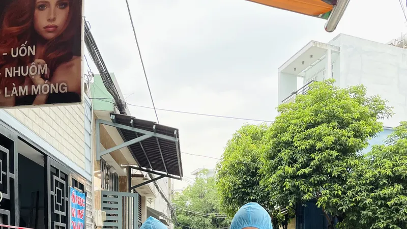 Hoa hậu Khánh Vân ủng hộ 300 phần quà cho người có hoàn cảnh khó khăn
