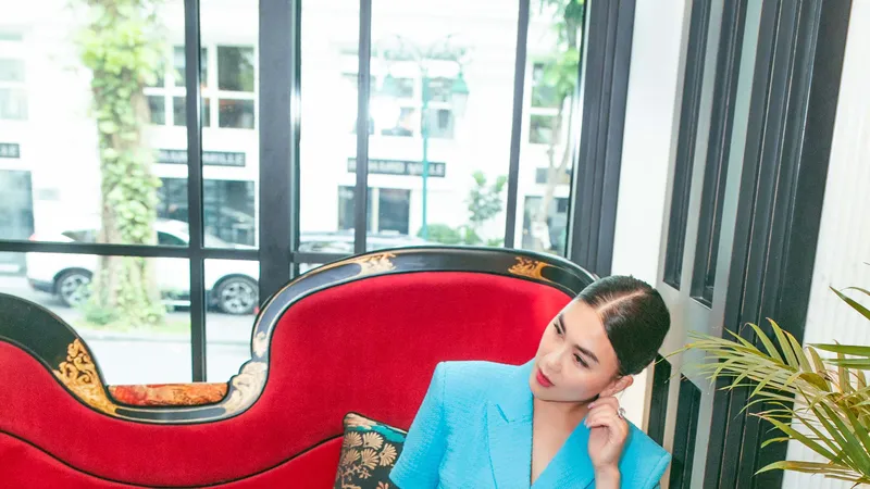 “Bộ đôi phù thủy sắc màu” gợi ý trang phục dạo phố mùa thu