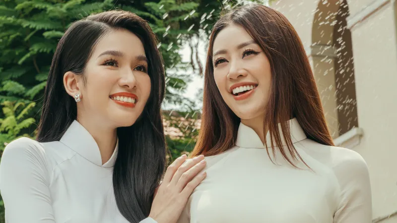 Hoa hậu Khánh Vân và Á hậu Phương Anh chào mừng năm học mới trong bộ ảnh áo dài
