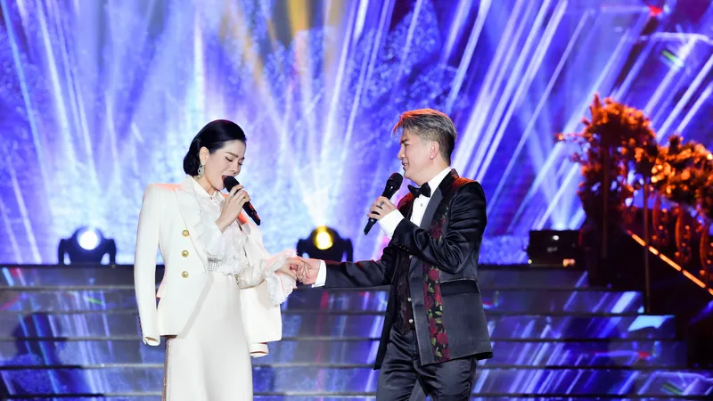 Mỹ Linh, Lệ Quyên, Dương Triệu Vũ thăng hoa trong concert “The Portrait” của Đàm Vĩnh Hưng