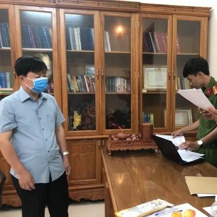 Podcast bản tin tối 22-8: Đề nghị truy tố nguyên Giám đốc CDC Cà Mau; Điều tra bé trai 2 tuổi ở Bình Phước tử vong 