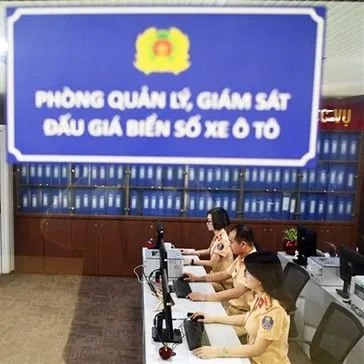 Podcast bản tin trưa 25-8: Tổ chức lại phiên đấu giá biển số ô tô vào tháng 9; Lời khai của nghi can đầu độc vợ và 3 con ở Khánh Hòa