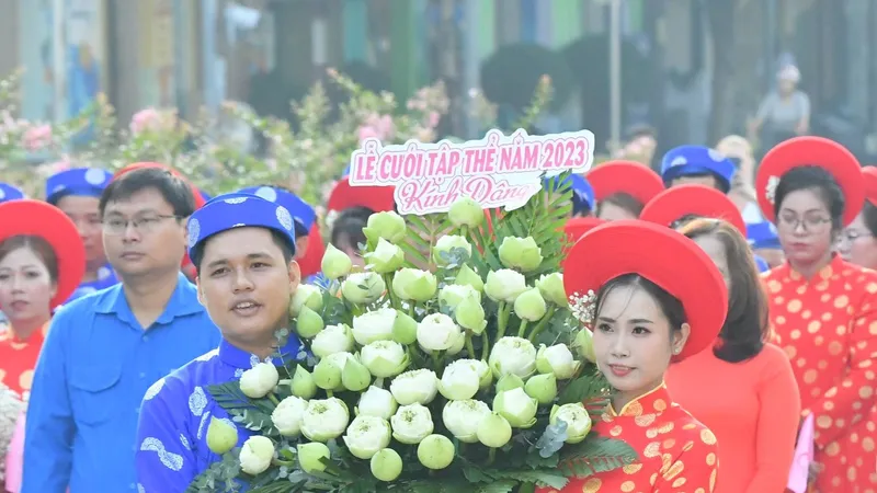 Podcast bản tin trưa 20-10: Covid-19 chính thức là dịch bệnh truyền nhiễm nhóm B; 82 cặp đôi nên duyên trong lễ cưới tập thể 