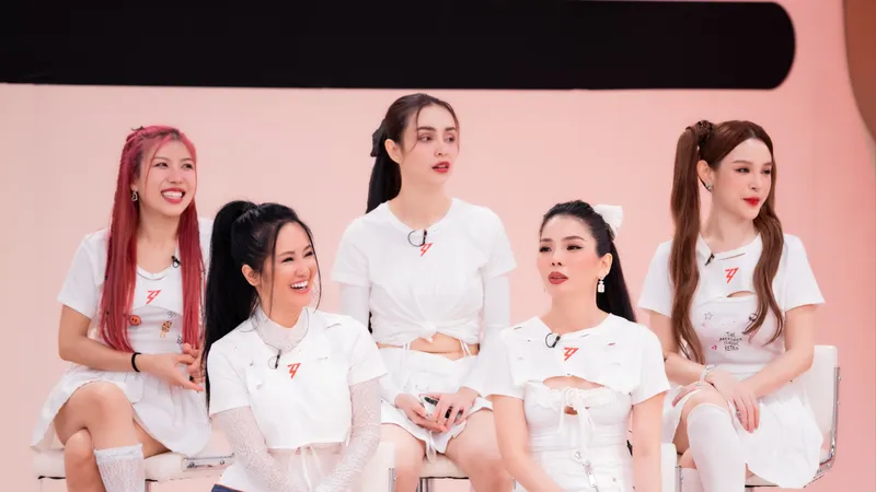 Podcast bản tin trưa 17-12: Hồng Nhung quyết chơi “tất tay” để trình diễn vũ đạo “bốc lửa”, Lan Ngọc tiếp tục làm trưởng nhóm