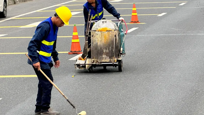 Podcast bản tin tối 15-3: Tăng cường hệ thống cảnh báo trên tuyến cao tốc Cam Lộ La Sơn; Nổ mìn, tảng đá nặng 4 tấn lăn sập nhà dân