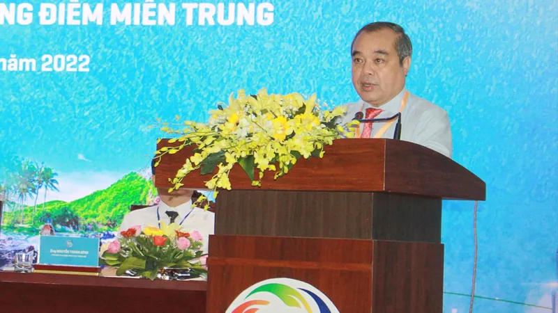 Podcast bản tin trưa 22-3: Ông Trần Hoàng Tuấn được giao tạm điều hành UBND tỉnh Quảng Ngãi; Khởi tố vụ án cưa hạ 165 cây sao đen ở huyện Vĩnh Thạnh