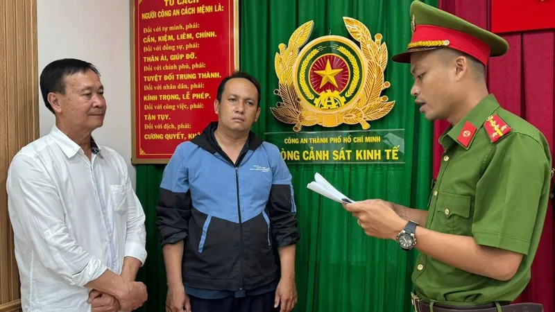 Podcast bản tin trưa 23-3: Bắt 2 cán bộ hải quan Cửa khẩu Cảng Phú Mỹ vì nhận hối lộ; TPHCM: Tăng cường thanh tra, kiểm tra cơ sở kinh doanh xăng dầu