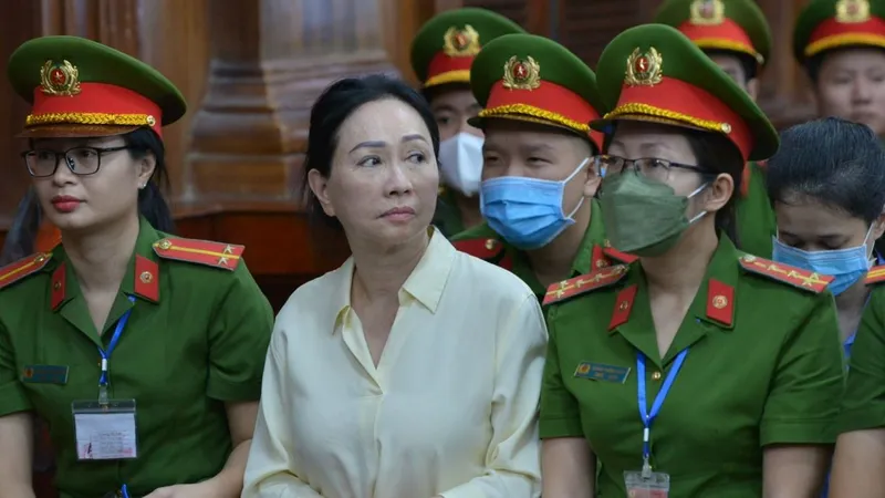 Podcast bản tin tối 26-3: Vụ án Trương Mỹ Lan và đồng phạm: Cựu Giám đốc chi nhánh của SCB "bị cho nghỉ" vì không làm theo chỉ đạo