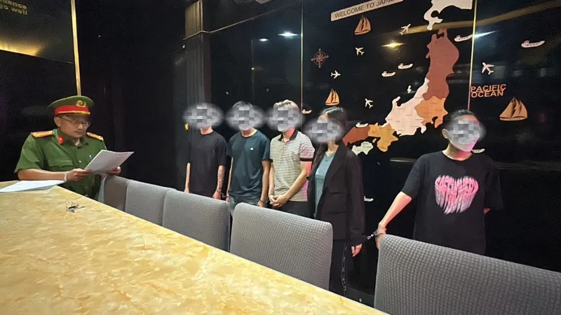 Podcast bản tin trưa 5-5: Từ ngày 5-5, nắng nóng kết thúc ở cả 3 miền Bắc - Trung - Nam; Chủ và nhân viên nhà hàng Nari lột đồ quay clip, đánh ép khách trả tiền