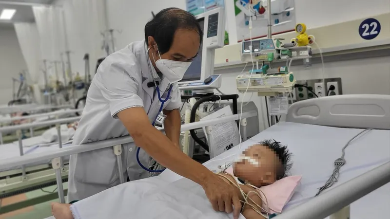 Podcast bản tin tối 11-5: TPHCM số ca mắc tay chân miệng tăng, sốt xuất huyết giảm; Vàng SJC quay đầu giảm gần 2 triệu đồng/lượng