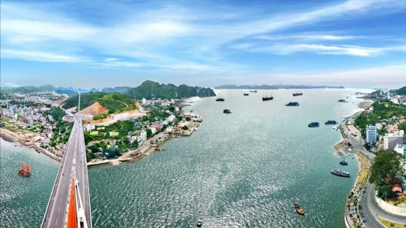 Podcast bản tin trưa 12-5: Ngày mai (13-5), Ủy ban Thường vụ Quốc hội cho ý kiến về tình hình kinh tế - xã hội, ngân sách; Người phụ nữ lớn tuổi bị lừa chuyển 15 tỷ đồng