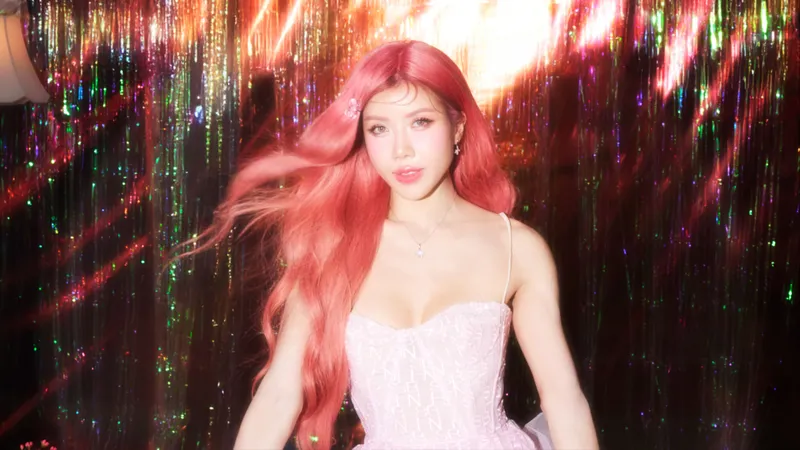 Trước thềm album mới, Trang Pháp tung MV về phụ nữ hiện đại
