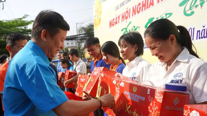 Podcast bản tin tối 23-12: TPHCM: Mức thưởng tết cao nhất thuộc doanh nghiệp ngành nào; Danh tính tài xế ô tô lao vào nhà dân khiến bé gái 17 tháng tuổi tử vong