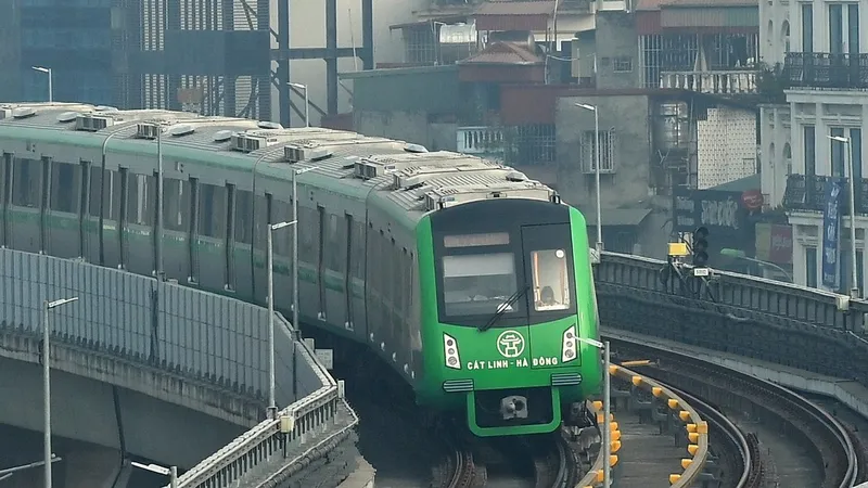 Podcast bản tin trưa 12-2: Hà Nội và TPHCM dự kiến huy động 75%-85% ngân sách địa phương làm đường sắt đô thị; Mưa trái mùa ở TPHCM kéo dài thêm 2-3 ngày