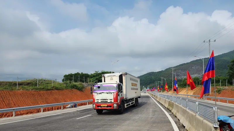 Podcast bản tin tối 29-4: Ngày đầu thông tuyến cao tốc qua Hà Tĩnh