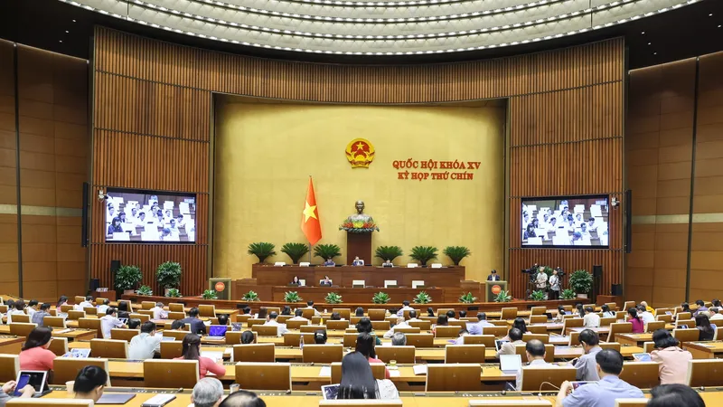 Podcast bản tin trưa 20-5: Đề xuất bỏ hình phạt tử hình đối với tội tham ô tài sản, nhận hối lộ; Mưa to, Quốc lộ 4D sạt mặt đường