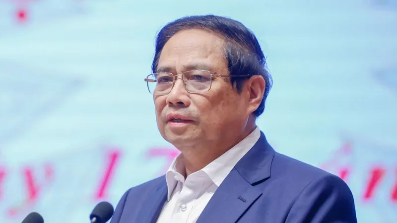 Podcast bản tin trưa 18-6: Thủ tướng yêu cầu thực hiện thủ tục hành chính thông suốt, không bị gián đoạn từ ngày 1-7
