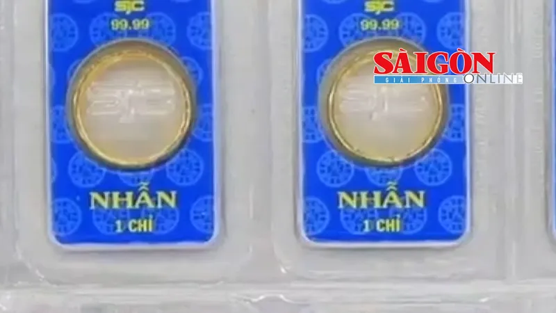 Giá vàng trong nước sáng 15-5 tiếp tục giảm vì giá vàng thế giới lùi về sát mức 4.600 USD/ounce.