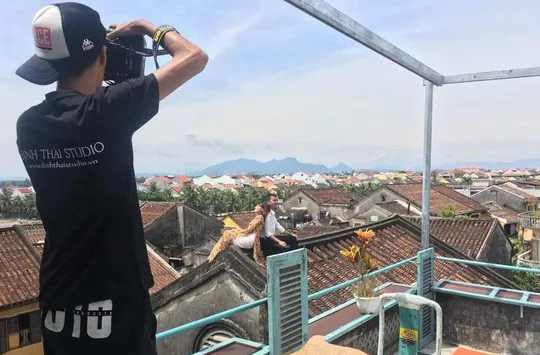 Hành vi phản cảm giữa không gian văn hóa